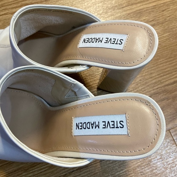 STEVE MADDEN Tule Block Heel Sandal - Picture 10 of 11